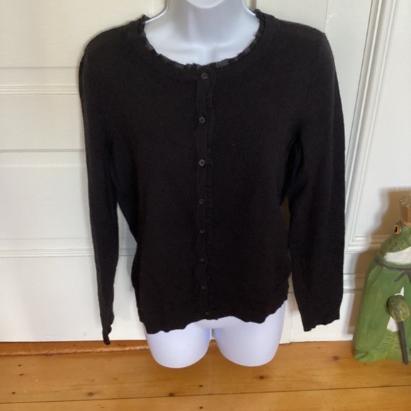 Talbots Pure Merino Wool Black cardigan sweater ruffled collar and front Med - Picture 3 of 10